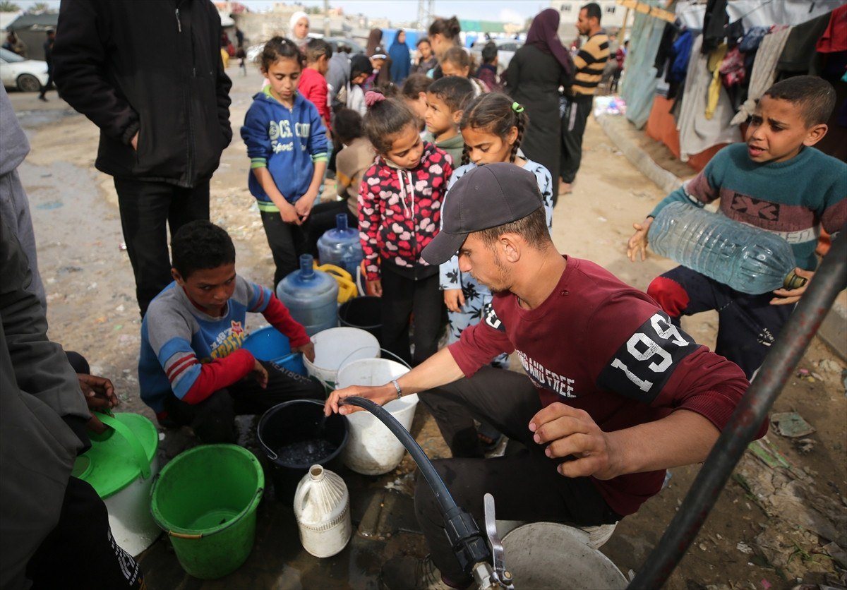 1710781175 497 DSO Gazzede insanlar acliktan oluyor