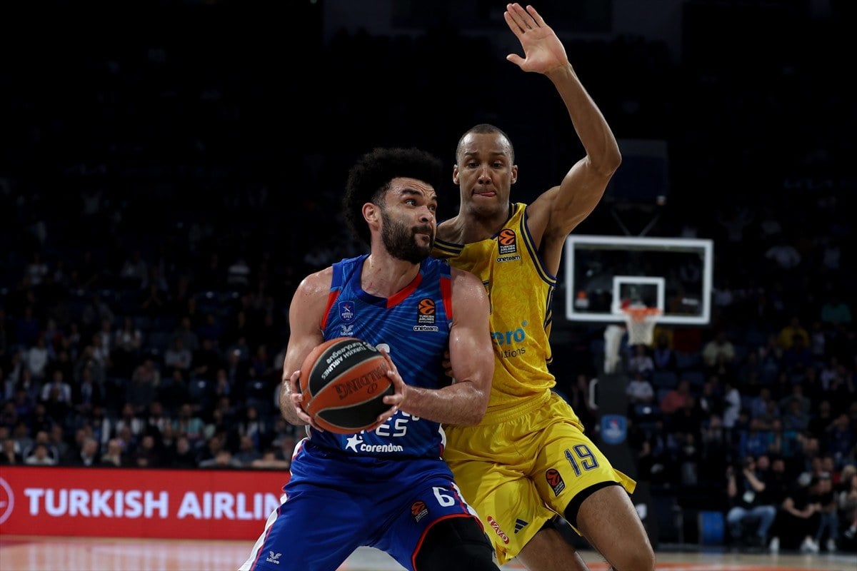 1711076573 357 Alba Berlini yenen Anadolu Efes play in umutlarini surdurdu