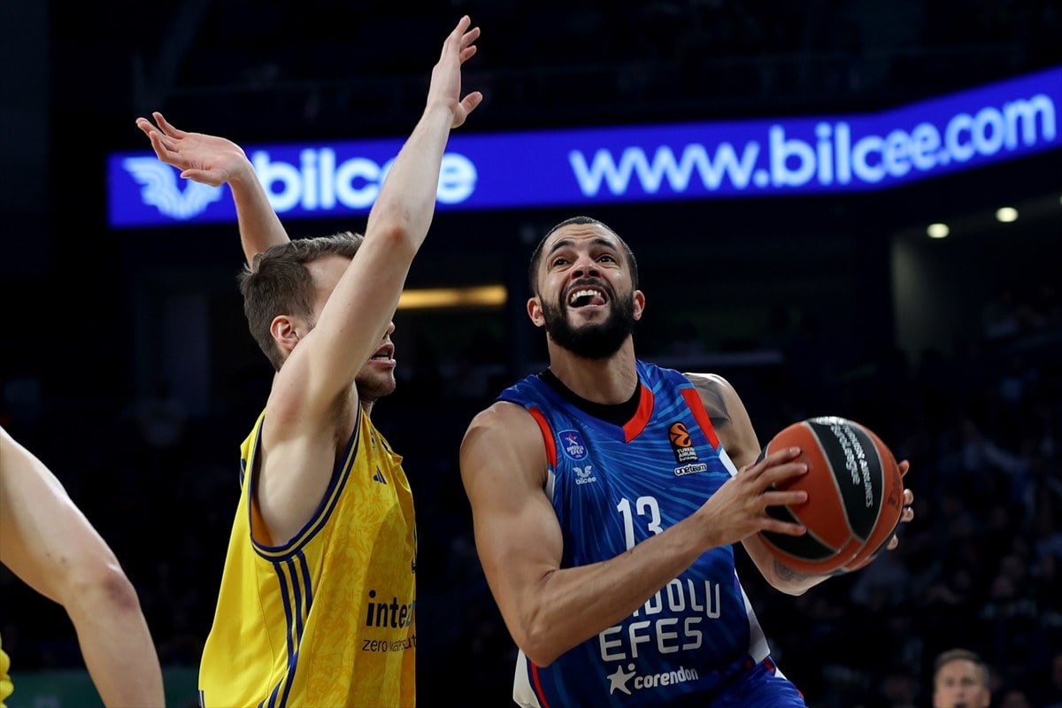 1711076573 750 Alba Berlini yenen Anadolu Efes play in umutlarini surdurdu