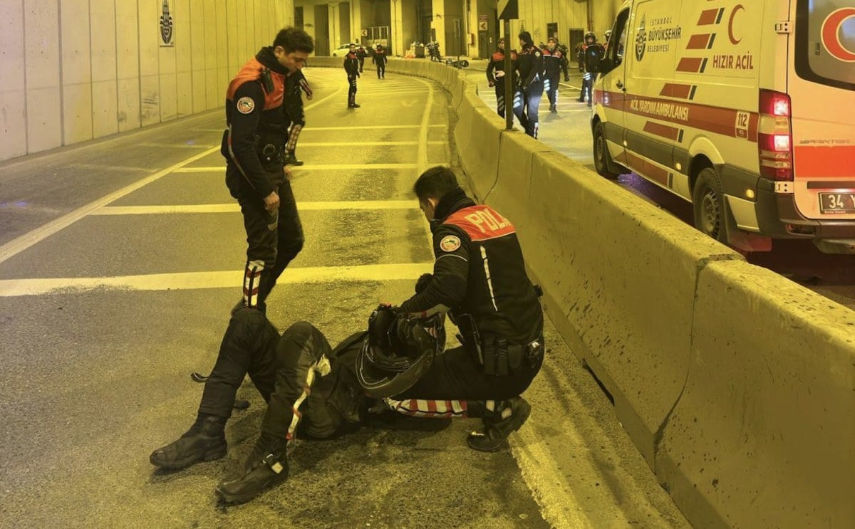 1711157514 489 Istanbul Sislide kaza yapan motosikletli polis sehit oldu