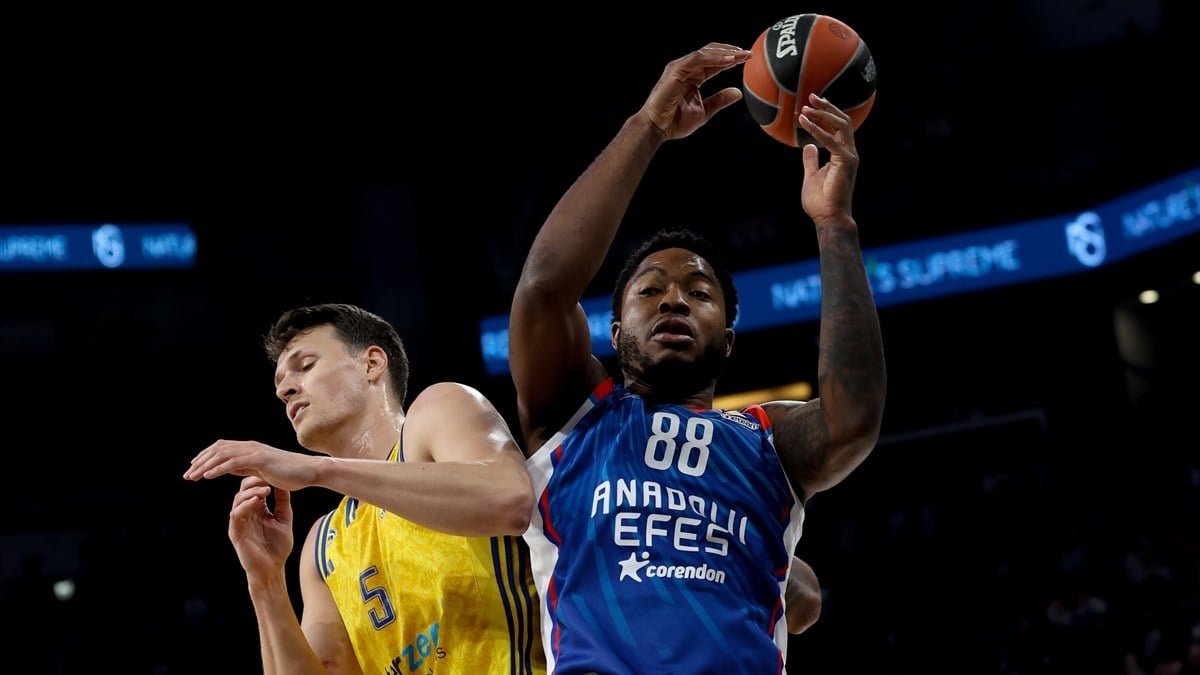 Alba Berlin'i yenen Anadolu Efes, play-in umutlarını sürdürdü