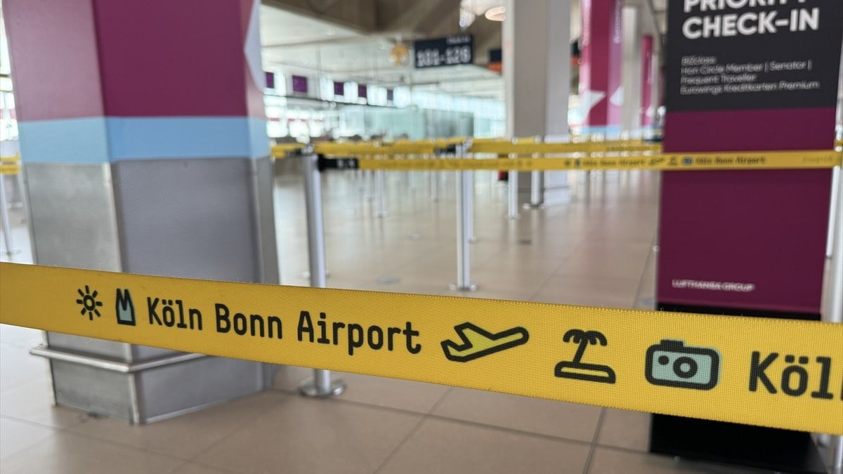 Almanyada 5 havalimanindaki grev nedeniyle yuzlerce ucus iptal oldu
