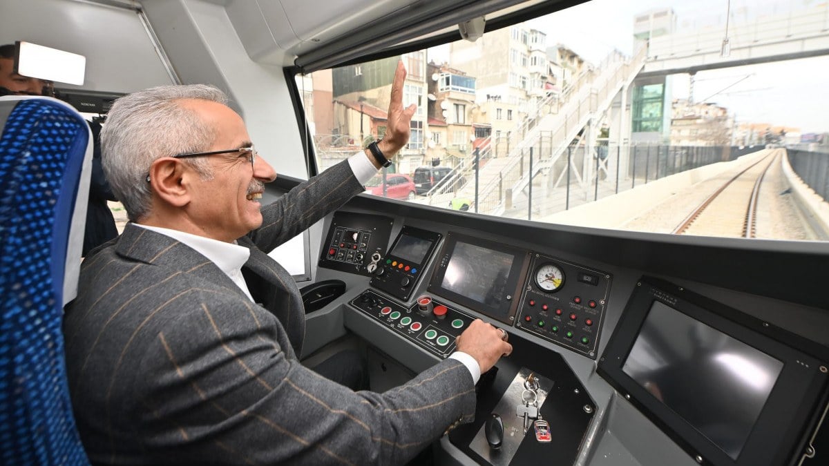 Ankara Elmadag bolgesel treni sefere cikiyor