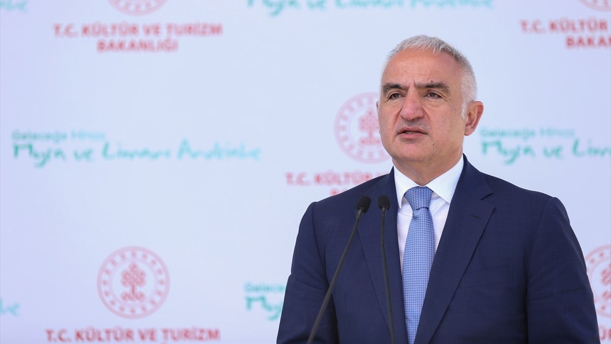 Mehmet Nuri Ersoydan Antalya turizmi hedefi 17 milyonu gececegiz